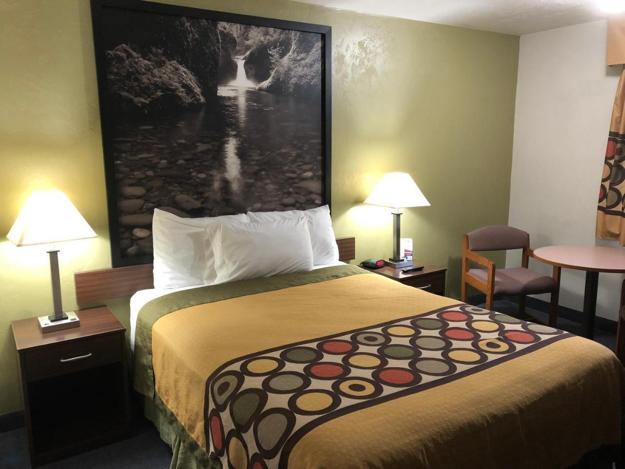 Super 8 By Wyndham Salem Hotel Eksteriør billede